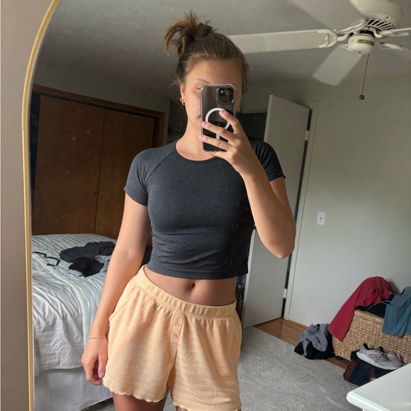 Amazon Tops - Cropped Workout Top
